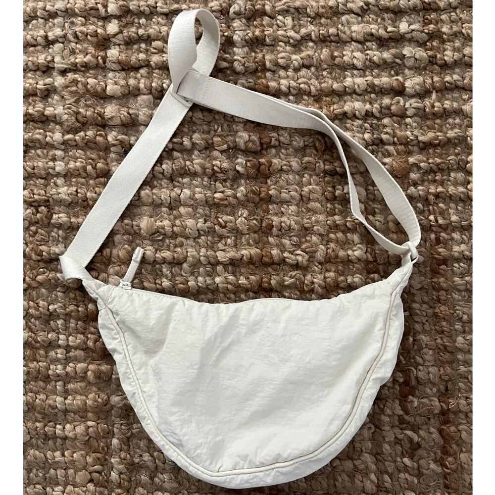 Uniqlo Round Mini Shoulder Bag Off White 4L Crossbody Nylon Viral Bestseller EUC